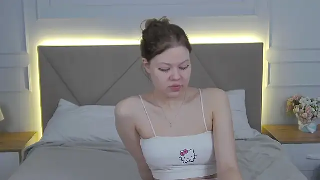 Sophie Rays online show from March 18, 2026, 4:15 am