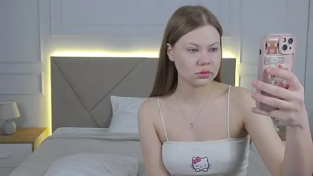 Sophie Rays online show from March 26, 2026, 4:07 am