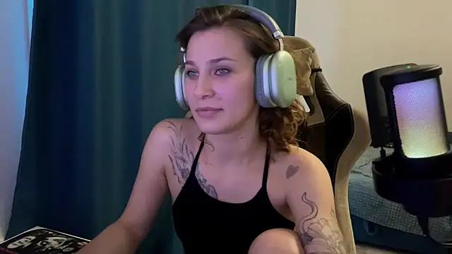 Snapshot of AlbyDengrov chatting on March 15, 2026, 8:09 am AlbyDengrov online show from March 15, 2026, 8:09 am