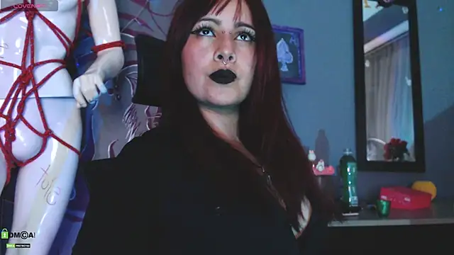 Snapshot of Regina_Iris chatting on July 11, 2026, 1:30 am Regina Iris online show from July 11, 2026, 1:30 am