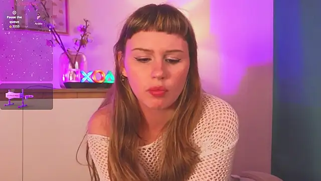Snapshot of Anny_Ray_ chatting on July 8, 2026, 1:21 am Anny Ray online show from July 8, 2026, 1:21 am