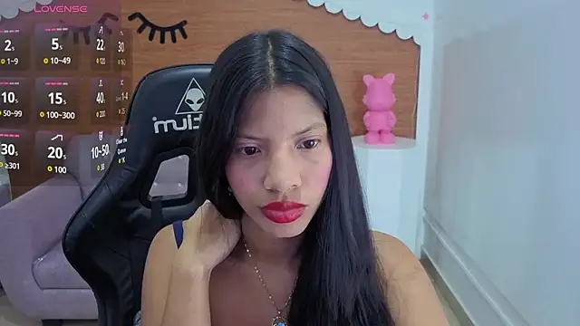 Snapshot of emily_smith_t chatting on June 1, 2026, 7:37 pm emily smith t online show from June 1, 2026, 7:37 pm
