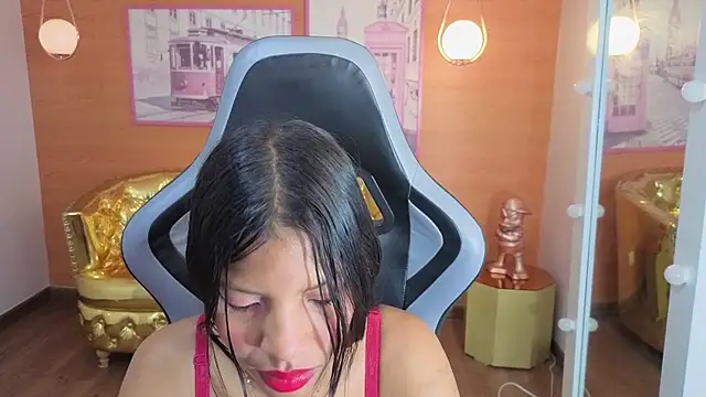 Snapshot of emily_smith_t chatting on July 2, 2026, 12:22 pm emily smith t online show from July 2, 2026, 12:22 pm
