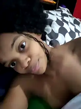 marialuiza2027 online show from April 12, 2026, 12:43 pm