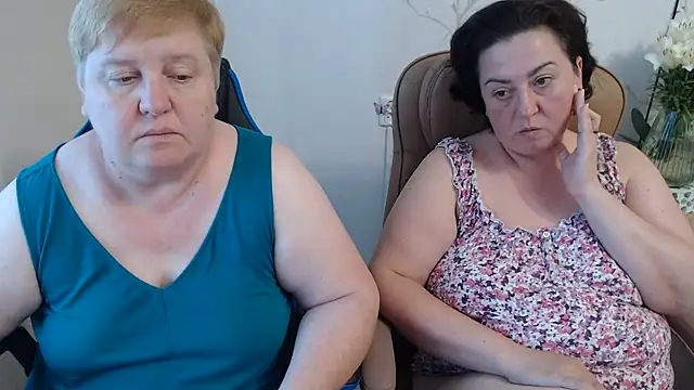 Snapshot of Lindy-Jeanie chatting on July 13, 2026, 4:54 pm Lindy-Jeanie online show from July 13, 2026, 4:54 pm