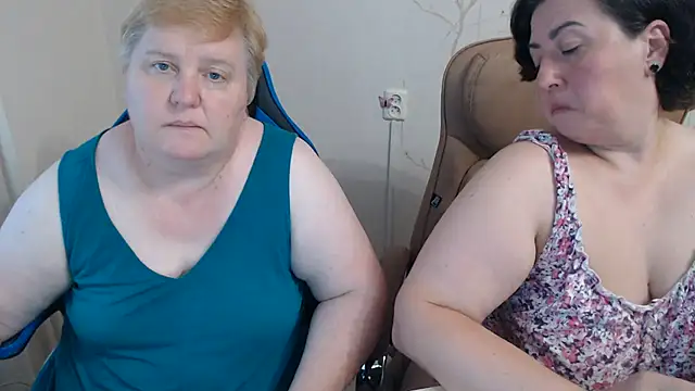 Snapshot of Lindy-Jeanie chatting on August 4, 2026, 5:04 pm Lindy-Jeanie online show from August 4, 2026, 5:04 pm