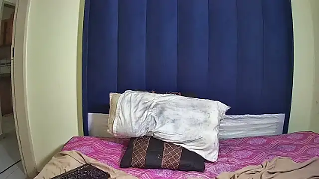 MelaniBbe online show from April 21, 2026, 2:51 am