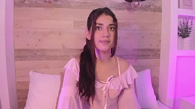 Snapshot of cristin_collins chatting on June 25, 2026, 2:44 am cristin collins online show from June 25, 2026, 2:44 am