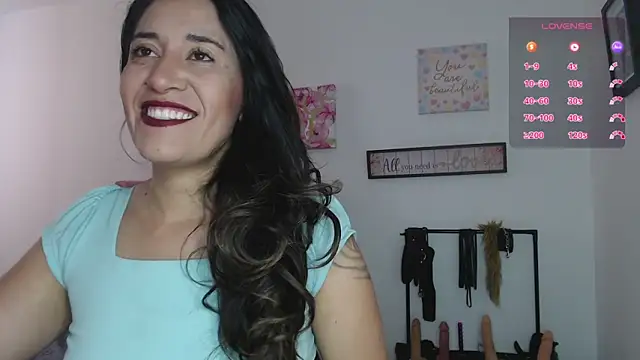 Snapshot of violeta_scott chatting on June 12, 2026, 12:15 pm violeta scott online show from June 12, 2026, 12:15 pm