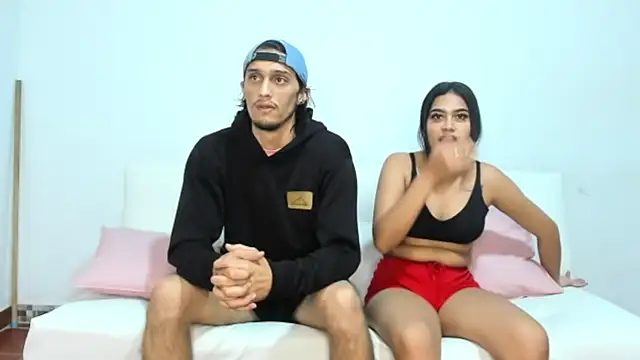 bichslutsgirls online show from March 31, 2026, 10:54 pm