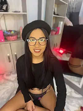 Snapshot of Gretel_Streit chatting on April 30, 2026, 3:35 am Gretel Streit online show from April 30, 2026, 3:35 am