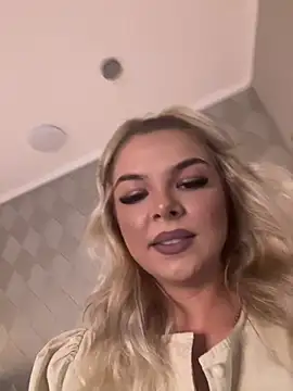 KimmBliss online show from July 20, 2026, 6:54 pm