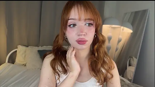 JuicySweetBliss online show from April 24, 2026, 6:54 pm