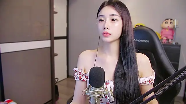 XiaoYuBao- online show from June 11, 2026, 2:11 am