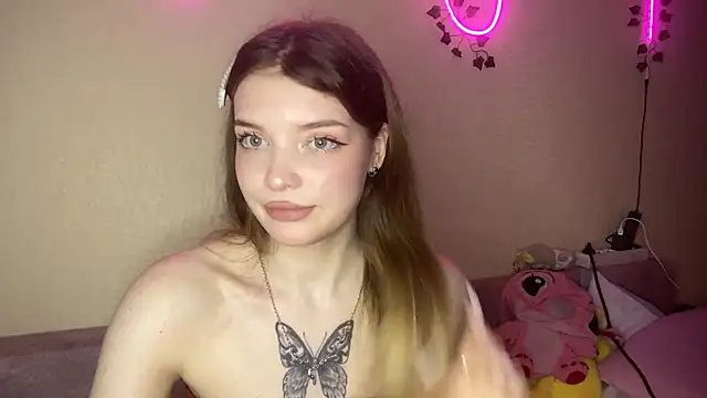 Snapshot of Lily__Moon_ chatting on April 12, 2026, 6:13 pm Lily Moon online show from April 12, 2026, 6:13 pm