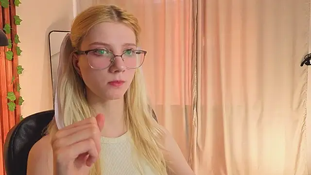 Snapshot of M1aForever chatting on April 1, 2026, 8:59 am M1aForever online show from April 1, 2026, 8:59 am