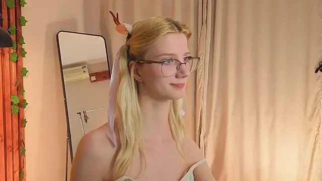 Snapshot of M1aForever chatting on April 1, 2026, 1:41 pm M1aForever online show from April 1, 2026, 1:41 pm