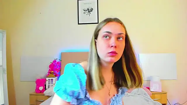 Snapshot of MelanieCuty chatting on June 6, 2026, 5:23 am MelanieCuty online show from June 6, 2026, 5:23 am