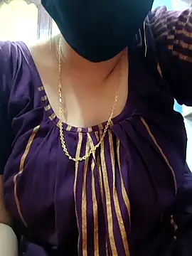 tulidas96778 online show from April 9, 2026, 12:10 pm