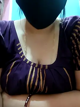 tulidas96778 online show from April 13, 2026, 10:43 am