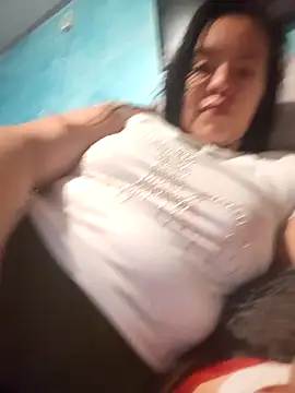 Snapshot of Estrella_2407 chatting on March 20, 2026, 2:27 am Estrella 2407 online show from March 20, 2026, 2:27 am