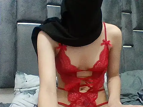 Snapshot of _isra01 chatting on April 13, 2026, 4:56 pm isra01 online show from April 13, 2026, 4:56 pm