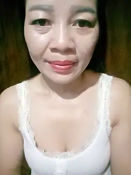 Snapshot of Yiyi102300 chatting on May 21, 2026, 9:55 pm Yiyi102300 online show from May 21, 2026, 9:55 pm
