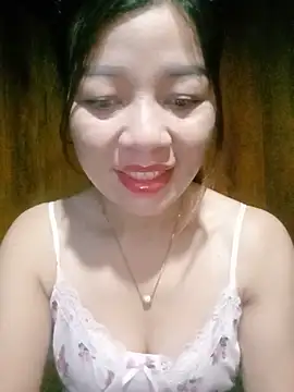 Snapshot of Yiyi102300 chatting on June 7, 2026, 10:35 pm Yiyi102300 online show from June 7, 2026, 10:35 pm