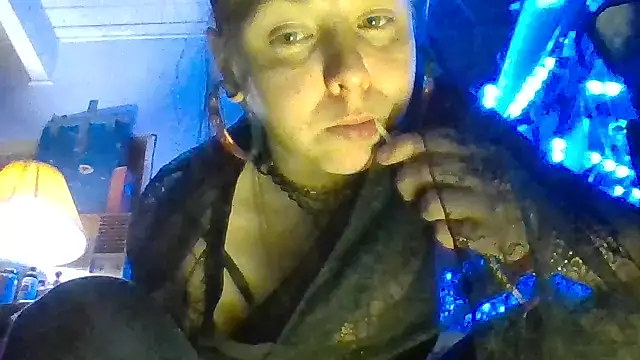 Snapshot of Ambionce chatting on April 1, 2026, 8:26 am Ambionce online show from April 1, 2026, 8:26 am