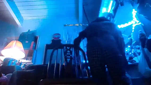 Snapshot of Ambionce chatting on April 4, 2026, 8:23 am Ambionce online show from April 4, 2026, 8:23 am