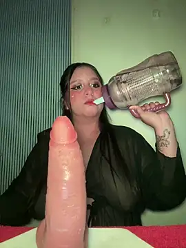 Snapshot of Maggie_69 chatting on May 13, 2026, 1:25 am Maggie 69 online show from May 13, 2026, 1:25 am