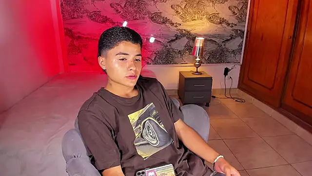 Liam Dustin online show from May 16, 2026, 12:51 am