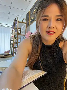 Xiaoxiao-y online show from June 10, 2026, 6:45 am