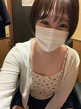 Snapshot of UTATANE_ chatting on March 17, 2026, 3:44 am UTATANE online show from March 17, 2026, 3:44 am