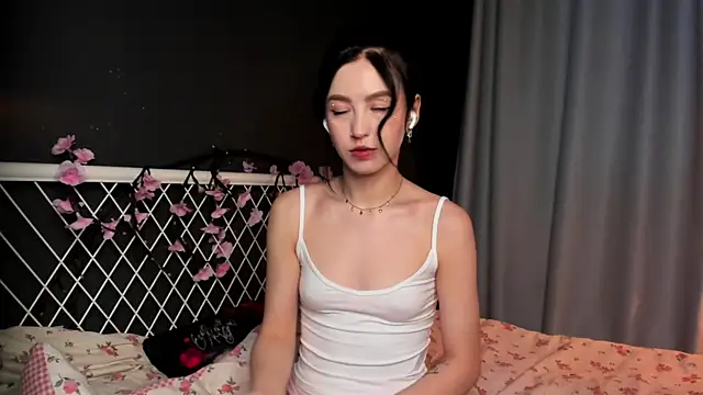 Snapshot of lizaa_breeze chatting on August 7, 2026, 5:15 pm lizaa breeze online show from August 7, 2026, 5:15 pm