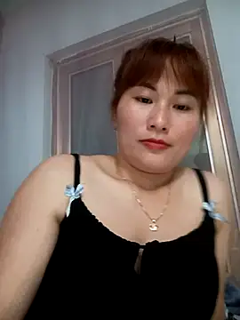 Snapshot of Lucxy-ki6 chatting on May 6, 2026, 1:05 pm Lucxy-ki6 online show from May 6, 2026, 1:05 pm