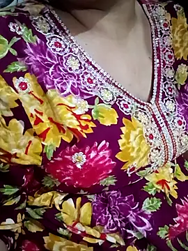 Snapshot of Gujju_bhabhi69 chatting on March 28, 2026, 6:18 pm Gujju bhabhi69 online show from March 28, 2026, 6:18 pm