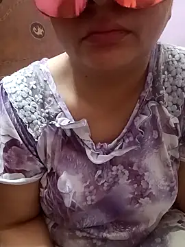 Snapshot of Gujju_bhabhi69 chatting on April 16, 2026, 10:12 pm Gujju bhabhi69 online show from April 16, 2026, 10:12 pm
