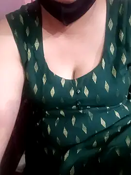 Snapshot of Gujju_bhabhi69 chatting on May 2, 2026, 9:14 am Gujju bhabhi69 online show from May 2, 2026, 9:14 am