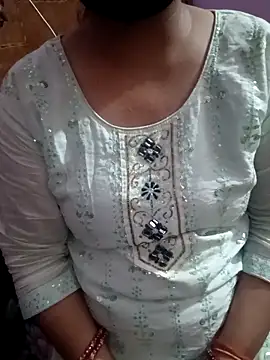 Snapshot of Gujju_bhabhi69 chatting on May 5, 2026, 12:18 am Gujju bhabhi69 online show from May 5, 2026, 12:18 am