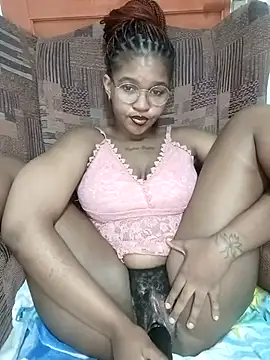 Hotsexyberry222 online show from April 16, 2026, 5:58 pm