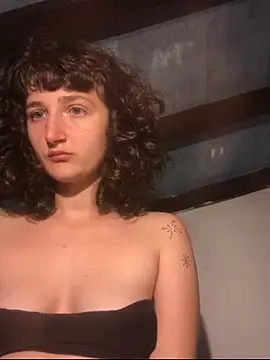 antoniettamaria online show from March 31, 2026, 4:40 pm