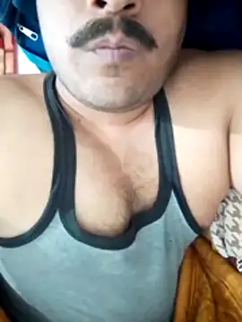 Decentlover67 online show from April 14, 2026, 3:07 pm