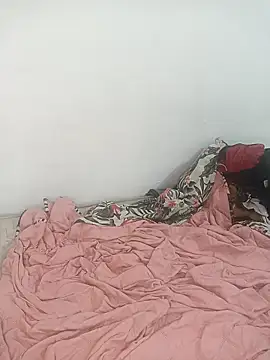 DamianDistroyer online show from April 18, 2026, 7:01 am