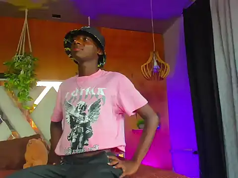 Snapshot of Luca_Sins chatting on March 16, 2026, 8:13 pm Luca Sins online show from March 16, 2026, 8:13 pm