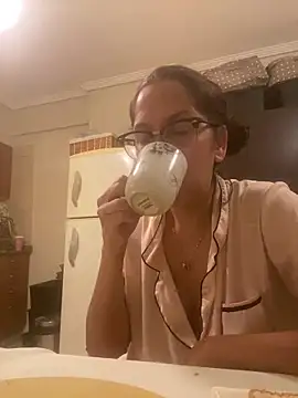 Snapshot of Yes_2102 chatting on March 16, 2026, 1:22 am Yes 2102 online show from March 16, 2026, 1:22 am