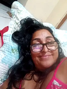 Snapshot of ianaellem chatting on April 16, 2026, 2:45 am ianaellem online show from April 16, 2026, 2:45 am