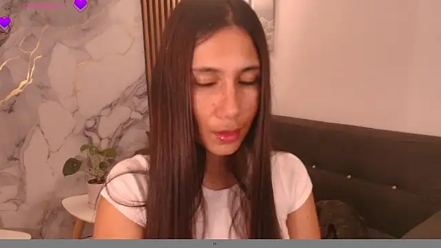 Snapshot of LucyBecker chatting on April 19, 2026, 10:12 pm LucyBecker online show from April 19, 2026, 10:12 pm