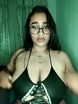 Mia skyy18 online show from April 22, 2026, 11:50 pm