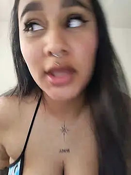 Snapshot of Mia_skyy18 chatting on May 20, 2026, 12:22 pm Mia skyy18 online show from May 20, 2026, 12:22 pm